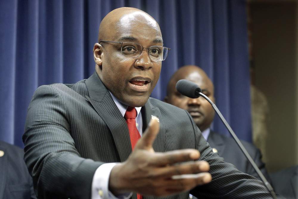 Illinois State Sen. Kwame Raoul, D-Chicago, speaks during a news conference at the Illinois State Capitol in 2015. (Seth Perlman\/AP Photo)
